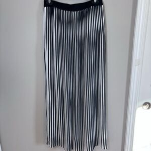 NY Collection Black & White Striped Pleated Midi Skirt Elastic Waist Size Small